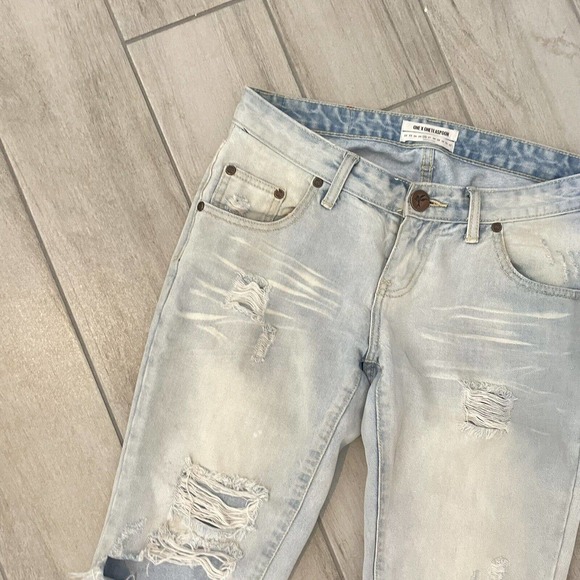 One Teaspoon Distressed White Jeans - Picture 5 of 10